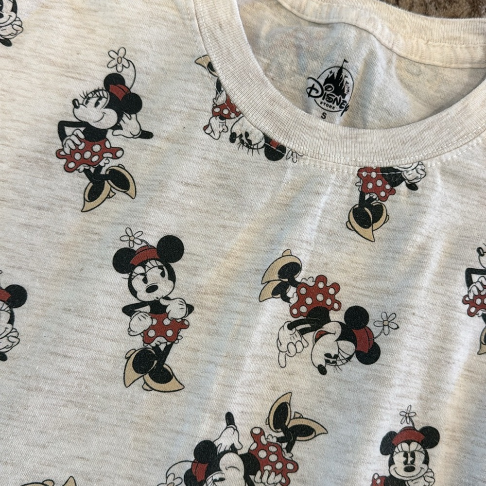 Minnie Mouse shirts and socks - Picture 5 of 7